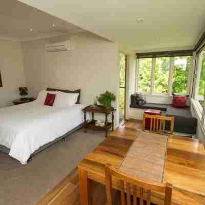 Hollyhock Rooms