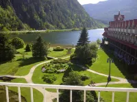 Three Valley Lake Chateau - Scenic