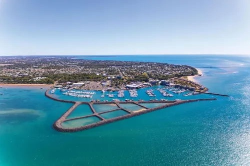 Woolshed Eco Lodge Hotels in Scarness