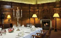 Quebecs Hotels in Leeds