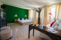 So&Leo Guest House