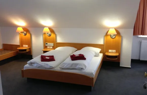 亞格斯圖本酒店