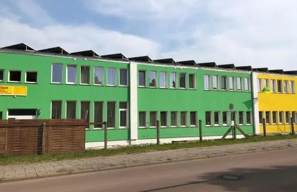 萌圖爾汽車旅館