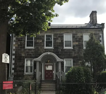 Pring Guesthouse Отели рядом с достопримечательностью «McMaster University Centre for Continuing Education»