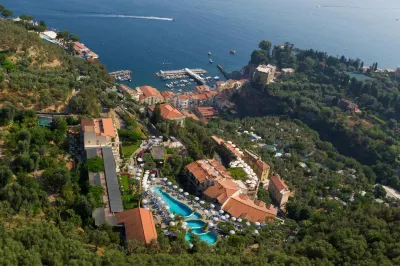 Grand Hotel Capodimonte فنادق في سورينتو