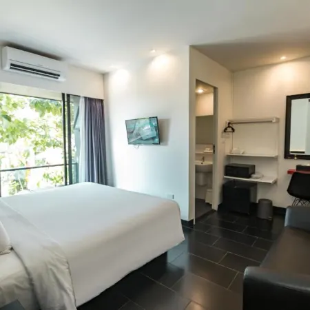 iSilver Hotel Отели рядом с достопримечательностью «Храм Ват Шри Супхан»