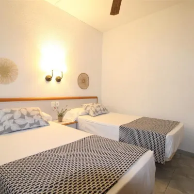 Hotel Canada Hotels near Platja Torre San Vicente