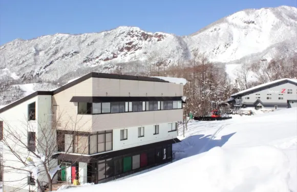 雪怪日出酒店