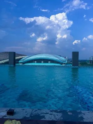 Emira Residence Seksyen 13 Shah Alam by Lodge Alpha LaVista Hotels near Sunway Lagoon Elephant Walk