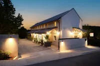La Maison Hotels in Zsámbék