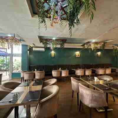 Hotel Chez Belle Vie Dining/Meeting Rooms
