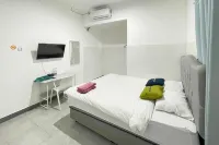 Urbanview Syariah Sasarengan Inn Near Rsud Waled Cirebon