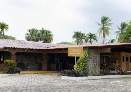Hotel Las Espuelas, Bar & Restaurant