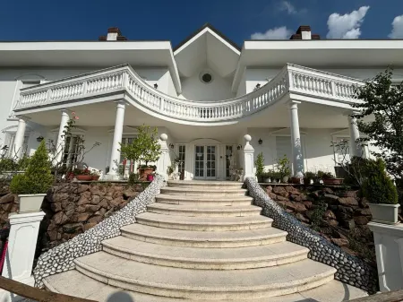 Villa Daniela Fair Отели рядом с достопримечательностью «City of Lainate»