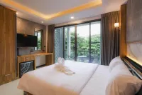 더 만트라 호텔 카타 노이 비치 주변 호텔