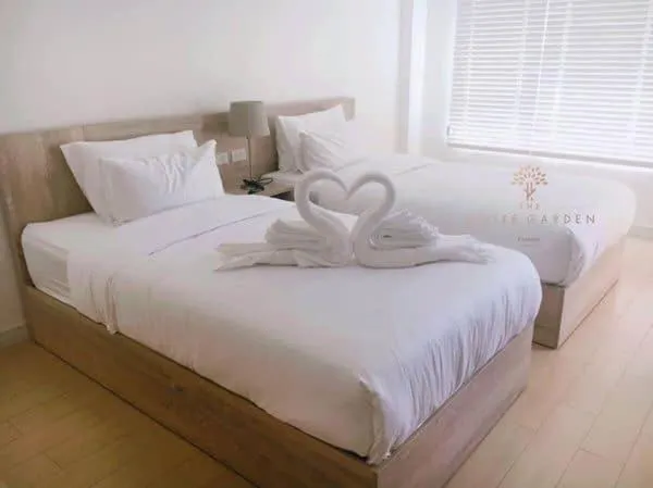 ห้องมาตรฐานเตียงแฝดพร้อมวิวสวนหย่อม
