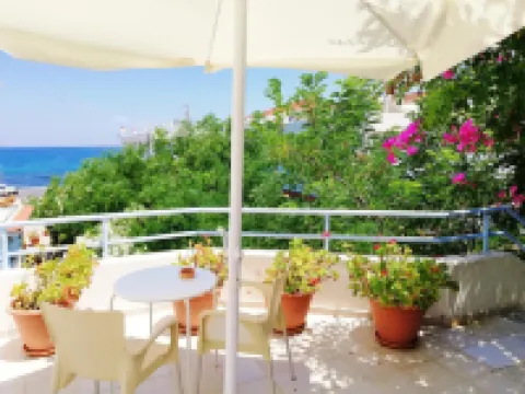 Seafront Studios and Apartments