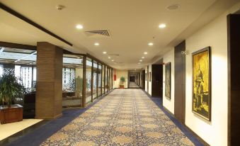 Defence Raya Golf & Country Club