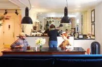 Neptune, an Ash Hotel Hotels in Провіденс