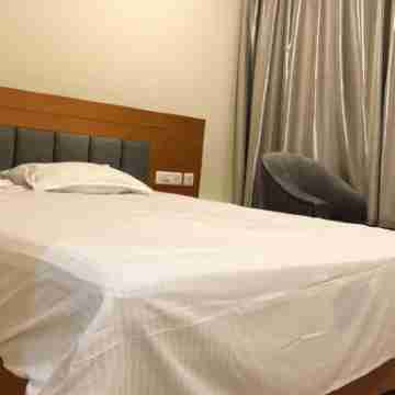 Leela Pavilion Rooms