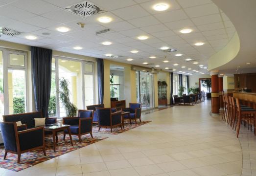 식당 및 라운지 전경