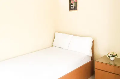 Muzdalifa Syariah Near Alun Alun Gresik Mitra RedDoorz