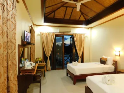 Sengahloune Villa Hotels near Don Det