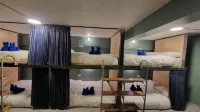 Glur Hostel Pattaya Walking Street