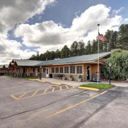 Rock Crest Lodge & Cabins