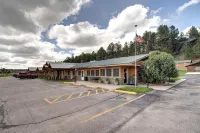 Rock Crest Lodge & Cabins - parking
