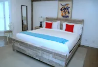 Harpoon House - balcón