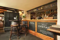 Blue Ball Inn - Baarit