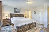 Ideally Located Glen Cove Apartment!