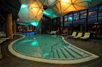 Hotel Żubrówka Spa & Wellness - Pools