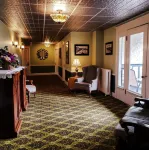 James Bay Inn Hotel, Suites & Cottage
