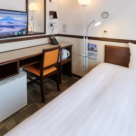 Toyoko Inn Kashiwa Eki Nishi Guchi