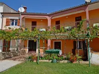House Anton Hotels in Peroj