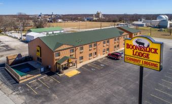 Booneslick Lodge - Neosho