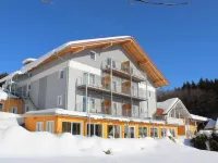 Wellnesshotel Deine Auszeit, Adults Only Hotels in Achslach
