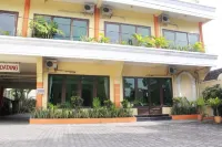 Hotel Ronggolawe Hotel dekat Monumen Arjuna Wiwaha Cepu ꦕꦼꦥꦸ ꦗꦮ ꦠꦼꦔꦃ
