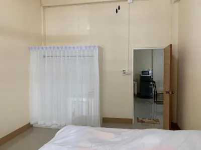Tk Home 1 Hotel di Suan Dok