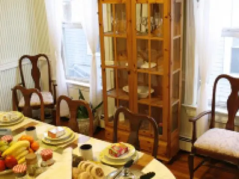 The Coolidge Corner Guest House: A Brookline Bed and Breakfast Hotels in Brookline