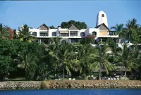 Tamarind Village Hotel Apartments - Condos