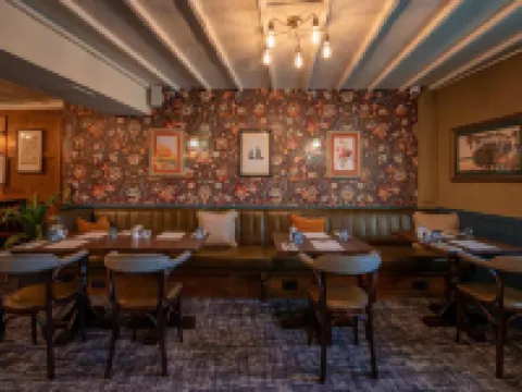 Bowl Inn Hotels in Almondsbury