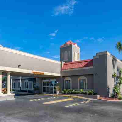 Quality Inn Kennedy Space Center Hotel Exterior