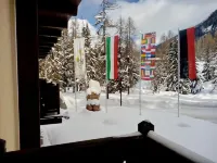 Hotel Boton d'Or & Wellness a la Thuile - Mountain view