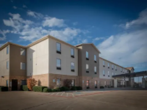 Holiday Inn Express & Suites N WACO AREA - WEST by IHG Hotels in West
