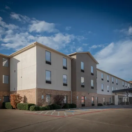 Holiday Inn Express & Suites N WACO AREA - WEST by IHG
