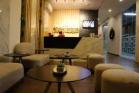 Front One Inn Kediri Hotels in Ngasem