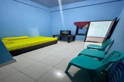 Express O 91669 Kost Amel Near Taman Mattirotasi Hotel a Kampung Baru